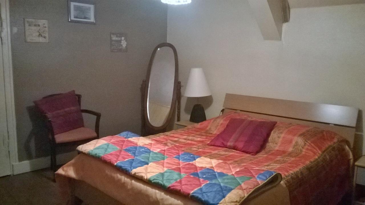Bed and Breakfast Le Hameau Aux Escargots à Bernon Chambre photo